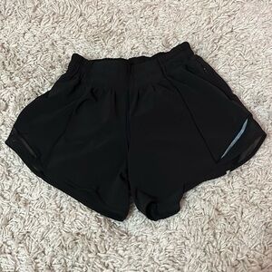 Lululemon Hotty Hot Low-Rise Lined Short 4 inch in Black with tag